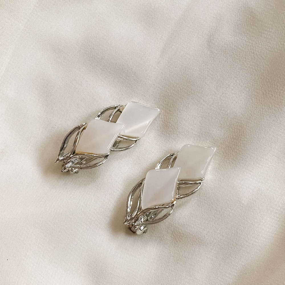 VTG Silver White Double Diamond Clip Earrings - Picture 6 of 7